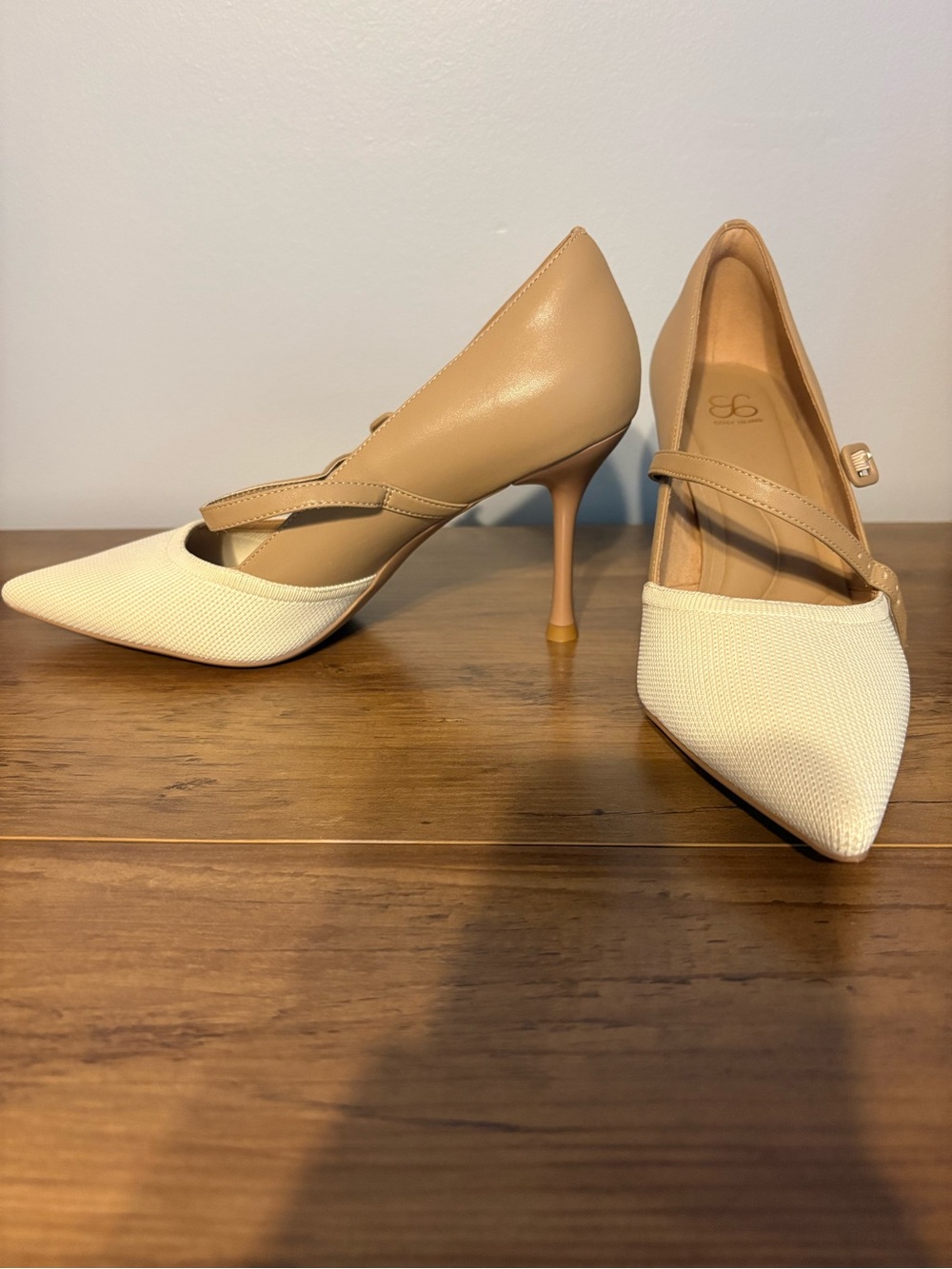 Cosy Island bicolor grace Beige and Cream Pointed Toe Heeled Pumps